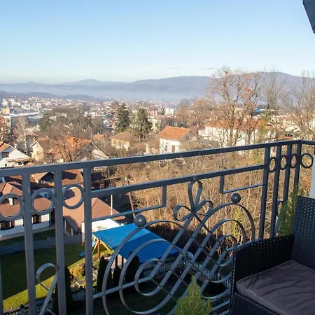 Apartament 442 *